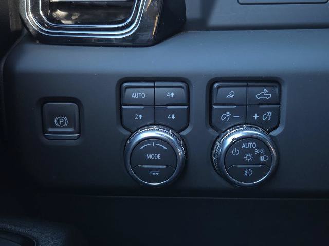 Certified 2024 GMC Sierra 3500 AT4 w/ AT4 Preferred Package AWD/4WD image 17