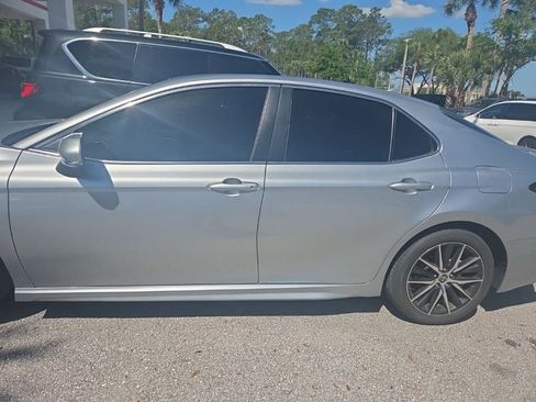 Used 2024 Toyota Camry SE FWD image 2
