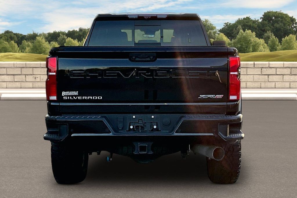 Used 2025 Chevrolet Silverado 2500 ZR2 w/ Technology Package AWD/4WD image 4