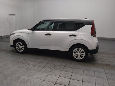 Used 2022 Kia Soul LX FWD image 3