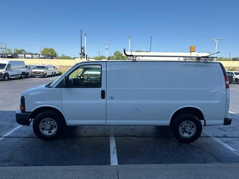 Used 2011 Chevrolet Express 2500 RWD image 5
