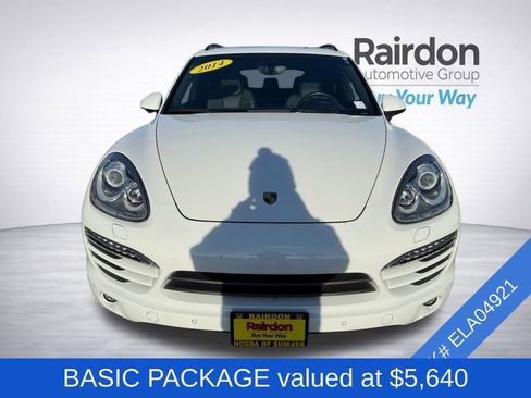 Used 2014 Porsche Cayenne w/ Basic Package image 2
