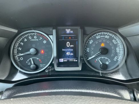 Used 2021 Toyota Tacoma TRD Off-Road image 21