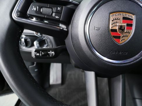 Certified 2025 Porsche Macan AWD image 10