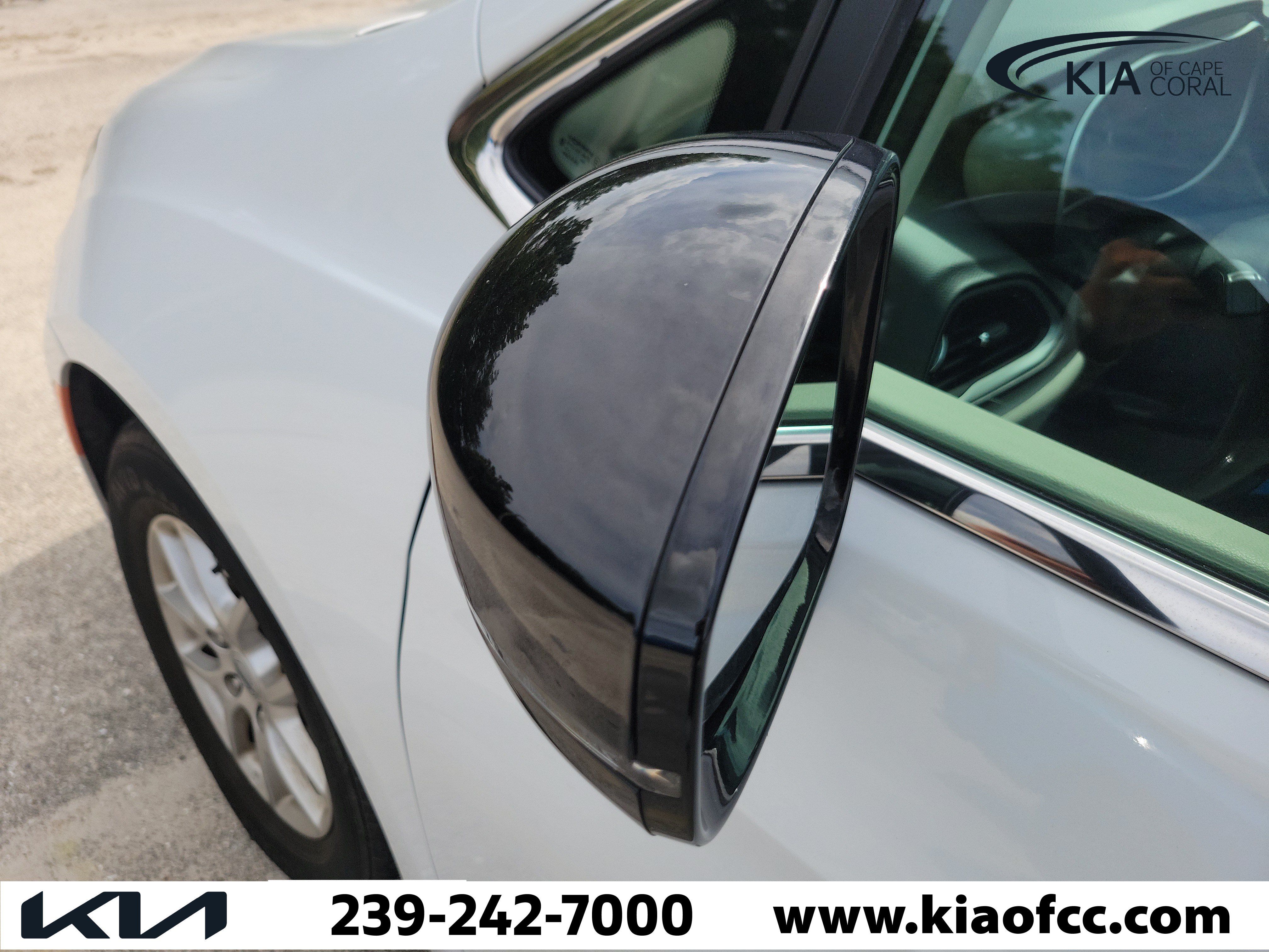 Used 2024 Chrysler Pacifica Touring-L FWD image 8