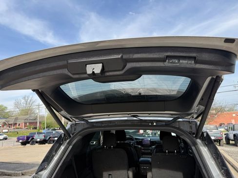 Used 2020 Ford Explorer XLT w/ Comfort Package image 26