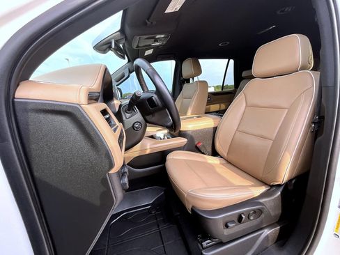 Used 2022 Chevrolet Tahoe Premier AWD/4WD image 10