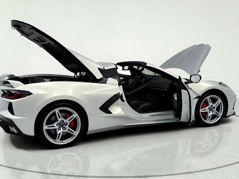 Used 2023 Chevrolet Corvette Stingray Premium Cpe w/ Z51 Performance Package RWD image 13