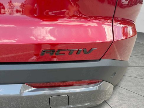 New 2026 Chevrolet Equinox ACTIV AWD/4WD image 9