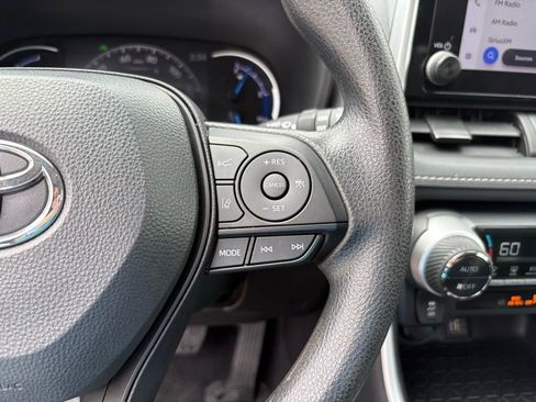 Used 2024 Toyota RAV4 XLE image 28