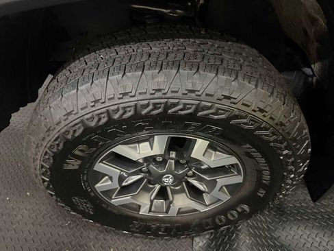 Certified 2023 Toyota Tacoma TRD Off-Road image 8