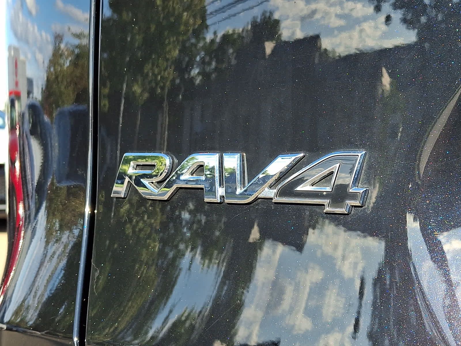 Used 2023 Toyota RAV4 LE AWD/4WD image 32