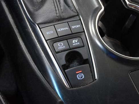 Used 2018 Toyota Camry XLE w/ Audio Package FWD image 25