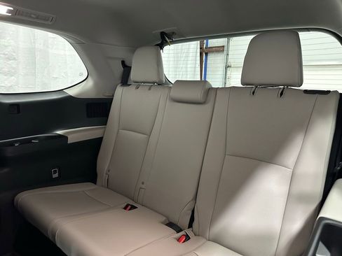 Used 2025 Toyota Grand Highlander AWD image 50