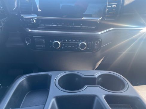 Used 2025 GMC Sierra 1500 SLT image 13