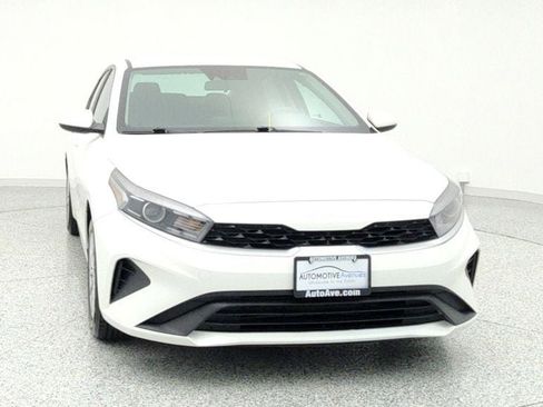 Used 2023 Kia Forte LX image 2