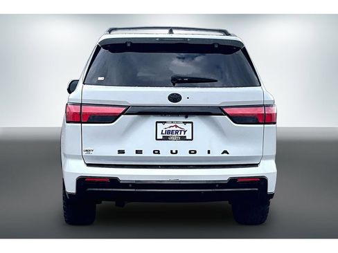 Used 2024 Toyota Sequoia Platinum AWD/4WD image 5