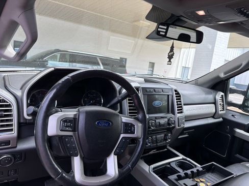 Used 2017 Ford F250 Lariat w/ Lariat Ultimate Package AWD/4WD image 12