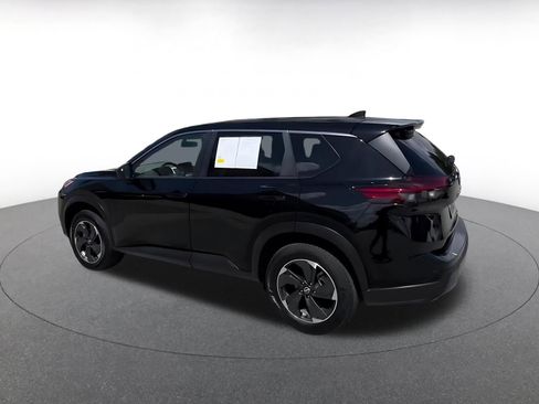Used 2025 Nissan Rogue SV FWD image 10