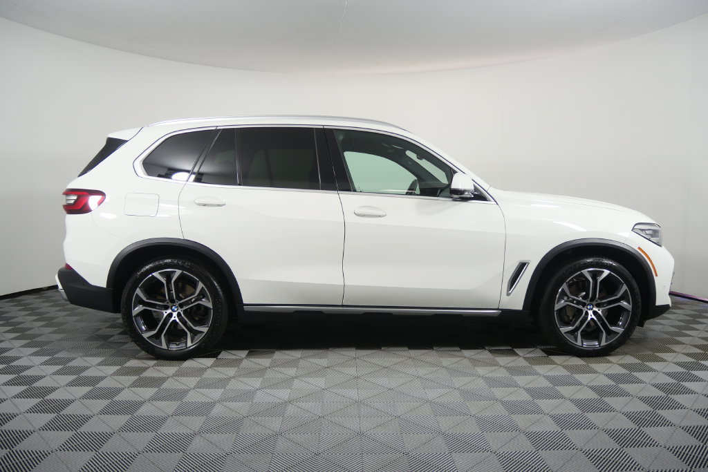 Used 2023 BMW X5 sDrive40i w/ Parking Assistance Package RWD image 3