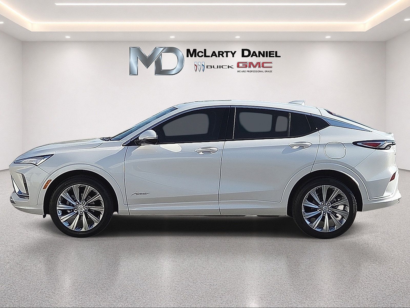 Used 2025 Buick Envista Avenir FWD image 2