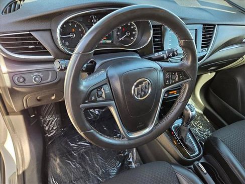 Used 2022 Buick Encore Preferred w/ Safety Package FWD image 10