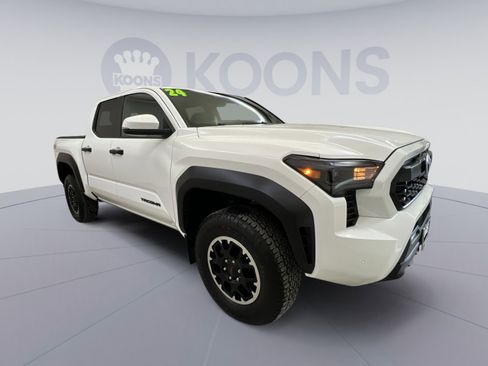 Used 2024 Toyota Tacoma TRD Off-Road w/ TRD Off Road Upgrade Package image 7