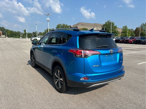 Used 2018 Toyota RAV4 XLE w/ Plus Extra Value Package FWD image 3