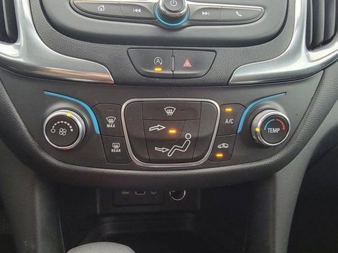 Used 2022 Chevrolet Equinox LT FWD image 24