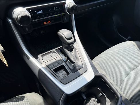 Used 2025 Toyota RAV4 LE AWD/4WD image 29