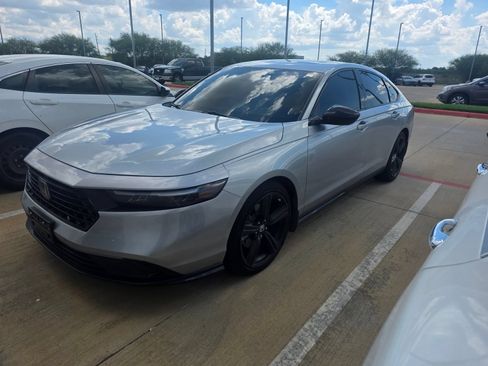 Used 2025 Honda Accord Sport image 1