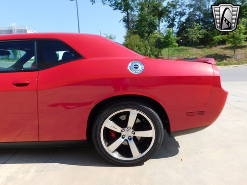 Used 2011 Dodge Challenger SRT8 image 7