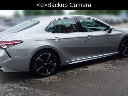 Used 2018 Toyota Camry XSE FWD image 3