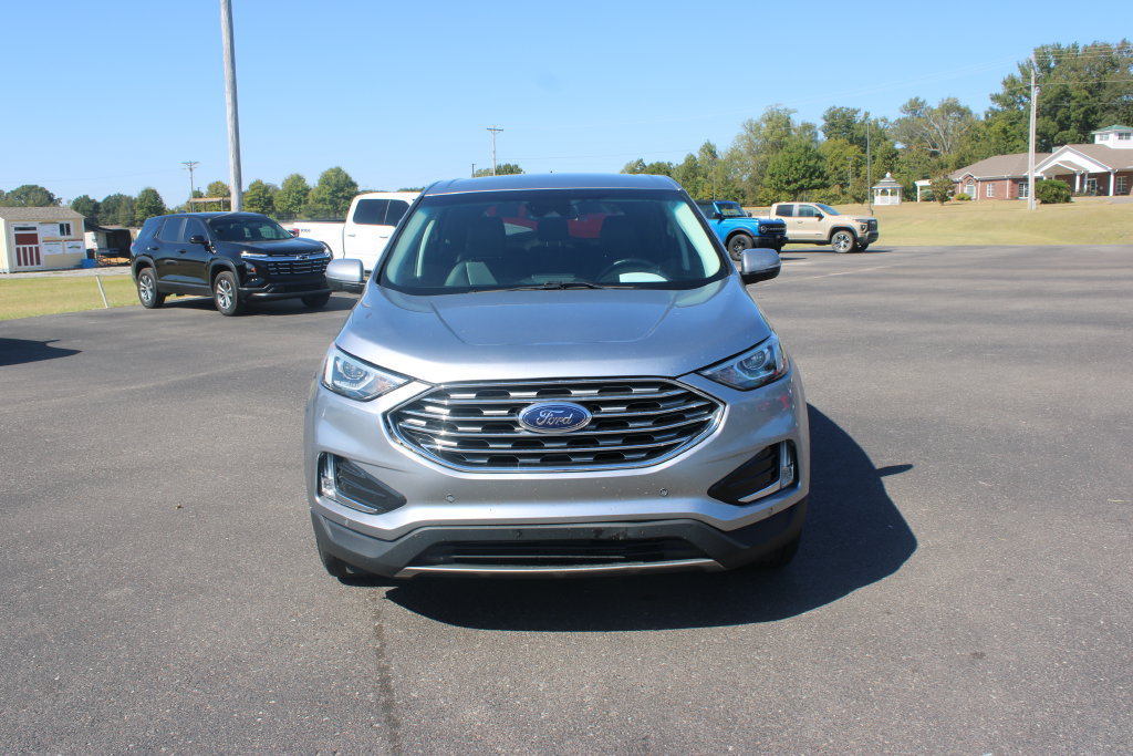 Used 2022 Ford Edge Titanium AWD/4WD image 2
