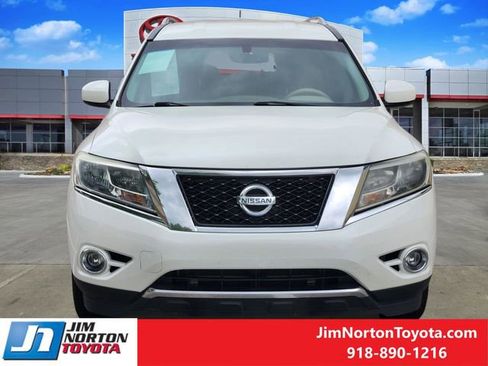 Used 2015 Nissan Pathfinder SL w/ Trailer Tow Package FWD image 2