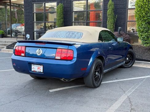 Used 2007 Ford Mustang Convertible RWD image 12