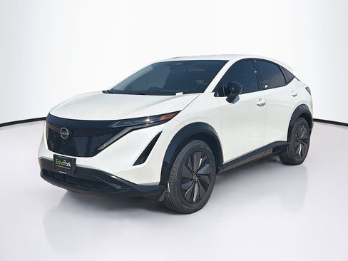 Used 2024 Nissan Ariya AWD image 3