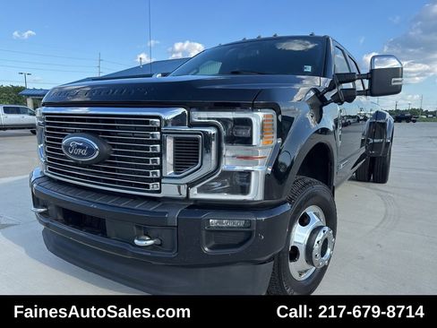 Used 2021 Ford F350 Platinum image 2