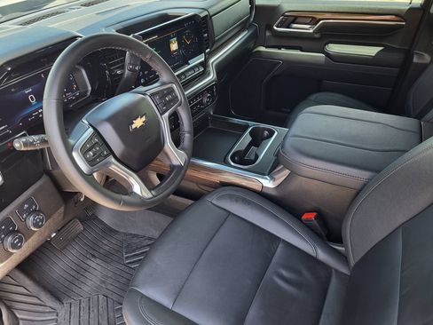 Used 2025 Chevrolet Silverado 2500 LT AWD/4WD image 10