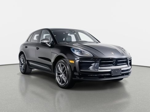 Used 2025 Porsche Macan Turbo image 4