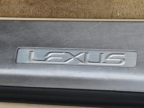 Used 2013 Lexus LX 570 4WD w/ Luxury Pkg image 36