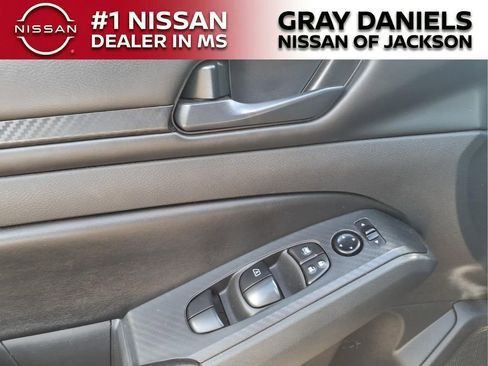Used 2024 Nissan Altima 2.5 S FWD image 10