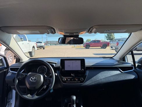 Used 2022 Toyota Corolla LE FWD image 19