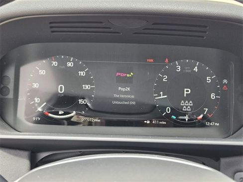 New 2025 Land Rover Discovery S image 10