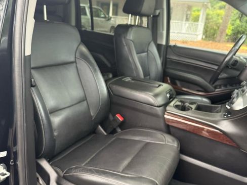 Used 2020 GMC Yukon XL SLT w/ Premium Edition RWD image 17