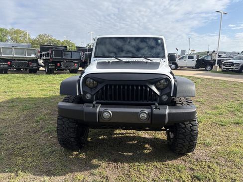 Used 2017 Jeep Wrangler Unlimited Sport AWD/4WD image 4