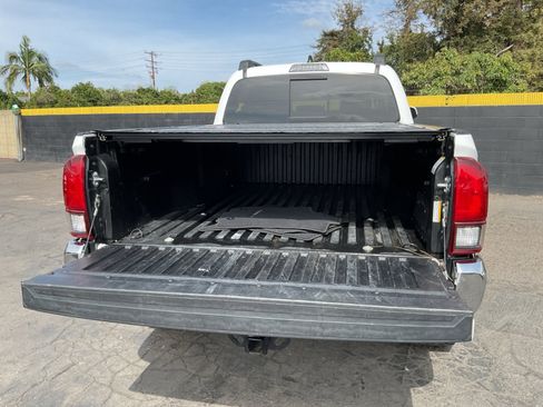 Used 2022 Toyota Tacoma SR5 AWD/4WD image 26