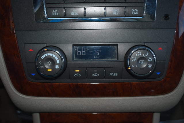 Used 2007 Cadillac DTS Luxury I w/ Sun And Sound Package FWD image 24