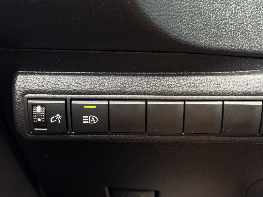 Used 2026 Toyota Corolla LE FWD image 21