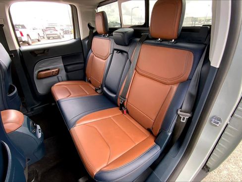 Used 2024 Ford Maverick Lariat image 19